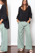 Load image into Gallery viewer, CLASSIC WIDE-LEG PANTS
