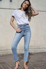 Load image into Gallery viewer, Faith Pipe Leg Jeans