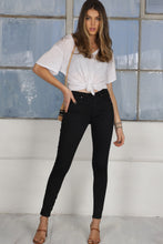 Load image into Gallery viewer, BLACK ONYX GELATO LEGS - MID RISE