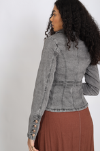 Load image into Gallery viewer, WASHED DENIM BLAZER
