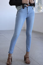 Load image into Gallery viewer, Pia Skinny Jeans