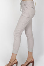 Load image into Gallery viewer, HAYLEY JOGGER JEANS - sand

