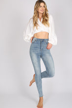 Load image into Gallery viewer, Jasmine Skinny Jeans
