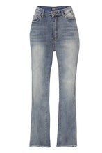 Load image into Gallery viewer, Faith Pipe Leg Jeans
