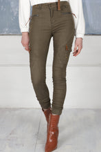 Load image into Gallery viewer, HAYLEY JOGGER JEANS - Vintage Khaki
